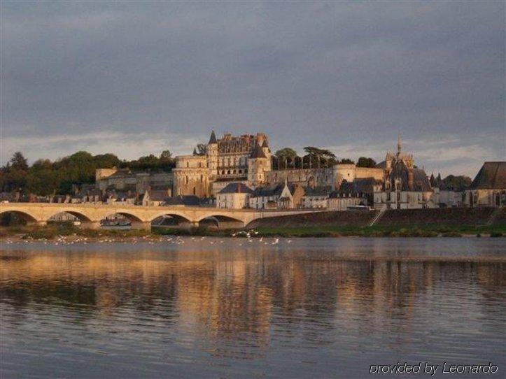 Kyriad Tours Sud - Chambray Les Tours Kültér fotó
