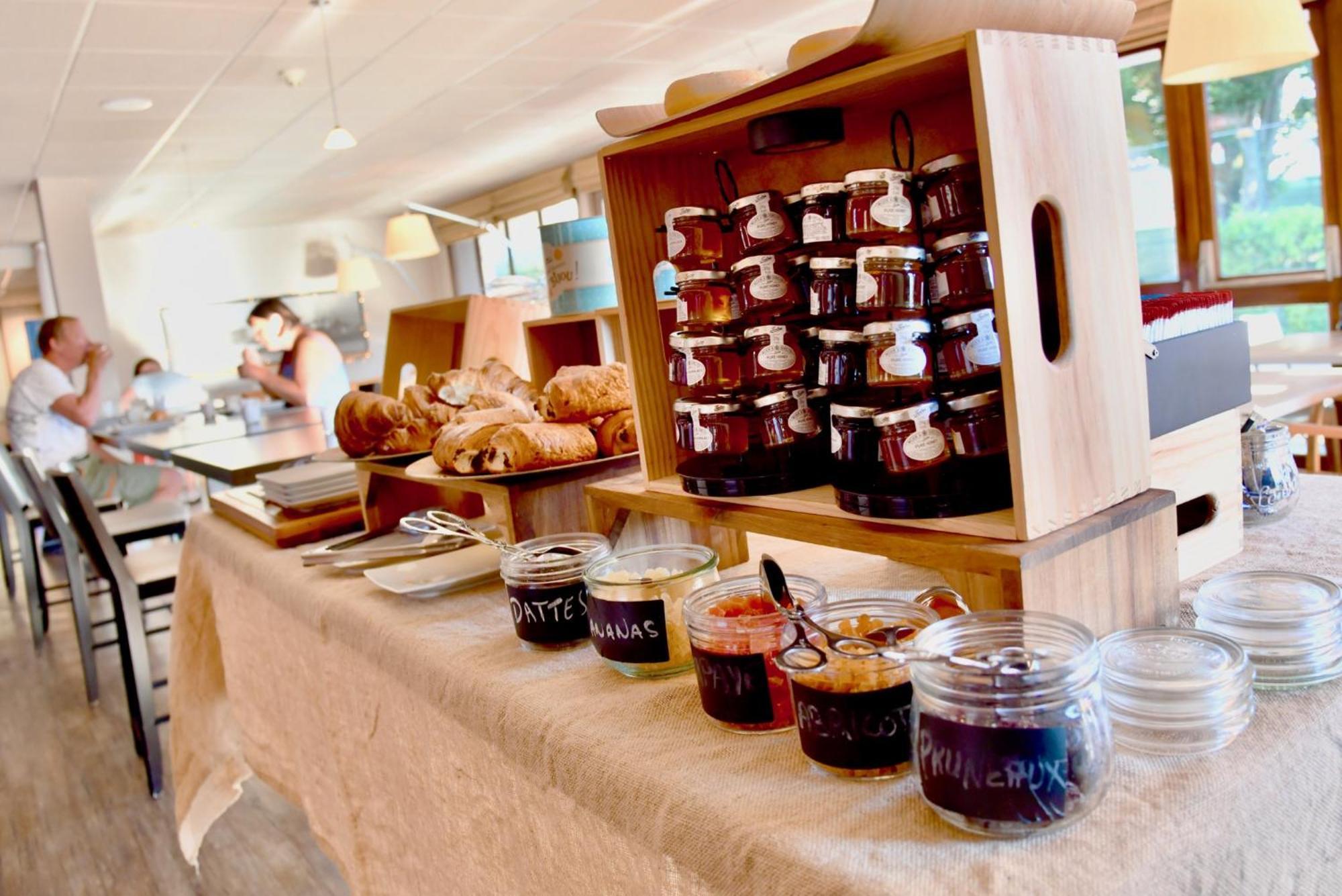 Kyriad Tours Sud - Chambray Les Tours Kültér fotó